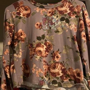 Long sleeve cropped top. Size M.